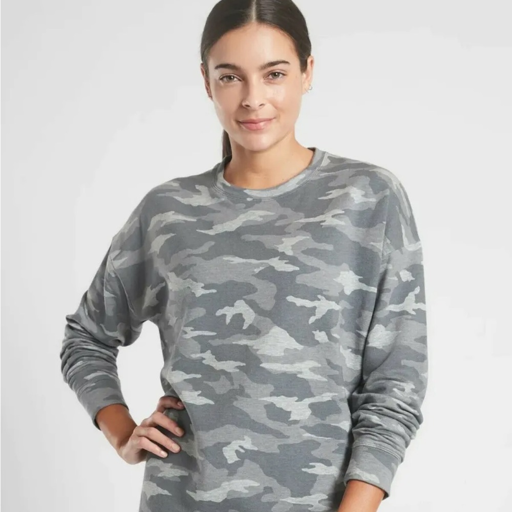 New Athleta camo balance pullover sweatshirt
